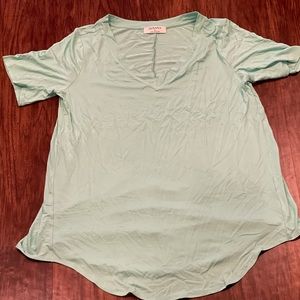 Zenana v neck tshirt